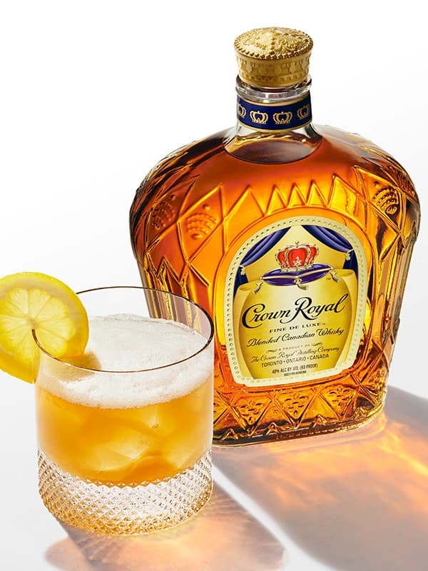 Віскі Краун Ройял / Crown Royal, 40%, 0.75л, в коробці