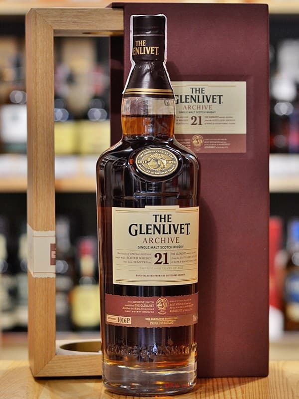 Віскі Гленлівет / Glenlivet, 21 рік, 43%, 0.7л, в подарунковій коробці