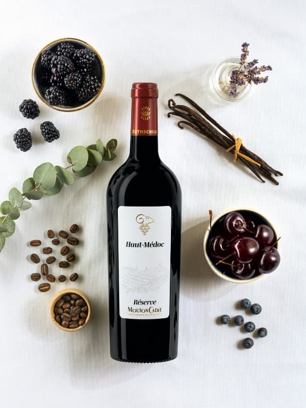 Вино Резерв О-Медок, Мутон Каде / Reserve Haut-Medoc, Mouton Cadet, червоне сухе 0.75л