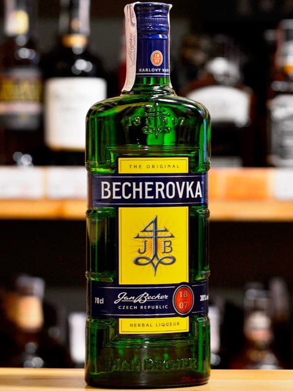 Лікер Бехеровка / Becherovka, 38%, 0.7л