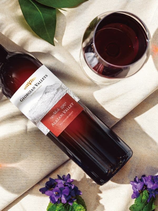 Вино "Алазанська Долина", Медіум Світ Ред / "Alazani Valley" Medium Sweet Red, Georgian Valleys, червоне напівсолодке 0.75л