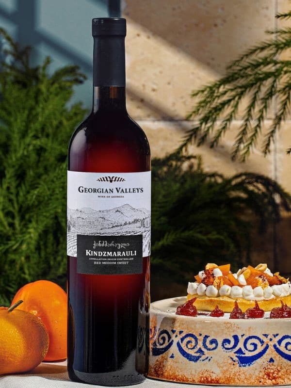Вино "Кіндзмараулі", Медіум Світ Ред / "Kindzmarauli", Medium Sweet Red, Georgian Valleys, червоне напівсолодке 0.75л