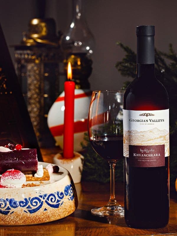 Вино "Хванчкара", Медіум Світ Ред / "Khvanchkara", Medium Sweet Red, Georgian Valleys, червоне напівсолодке 0.75л