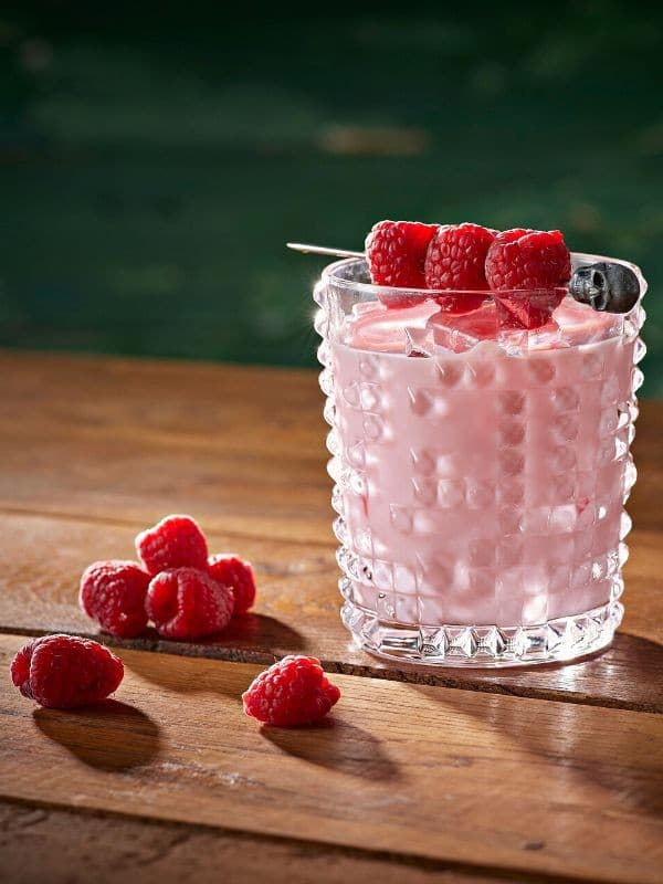 Лікер на основі рому Дед Менс Фінгерс (ДМФ), Малина & Крем / Dead Man’s Fingers (DMF), Raspberry Rum Cream Liqueur, 15%, 0.7л