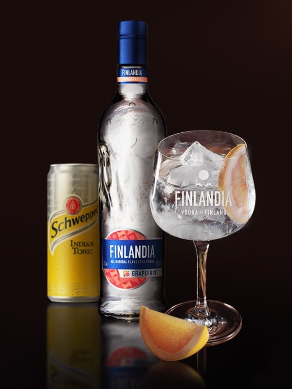 Набір Горілка Грейпфрут, Фінляндія / Grapefruit, Finlandia, 37.5%, 0.5 л + Тонік Швепс / Tonic Schweppes, 2*0.25л