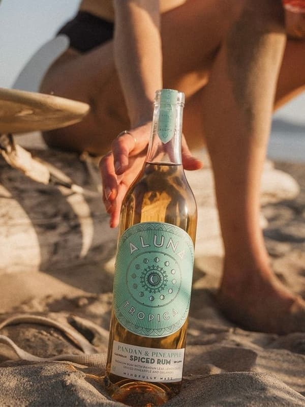 Ромовий напій Алуна, Тропіка Пандан & Пайнепл / Aluna, Tropica Pandan & Pineapple, 38%, 0.7л