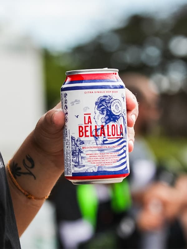 Пиво Ла Белла Лола, Медитереніан Пейл Ейл / La Bella Lola, Mediterranean Pale Ale, Barcelona Beer, з/б, 4%, 0.33л