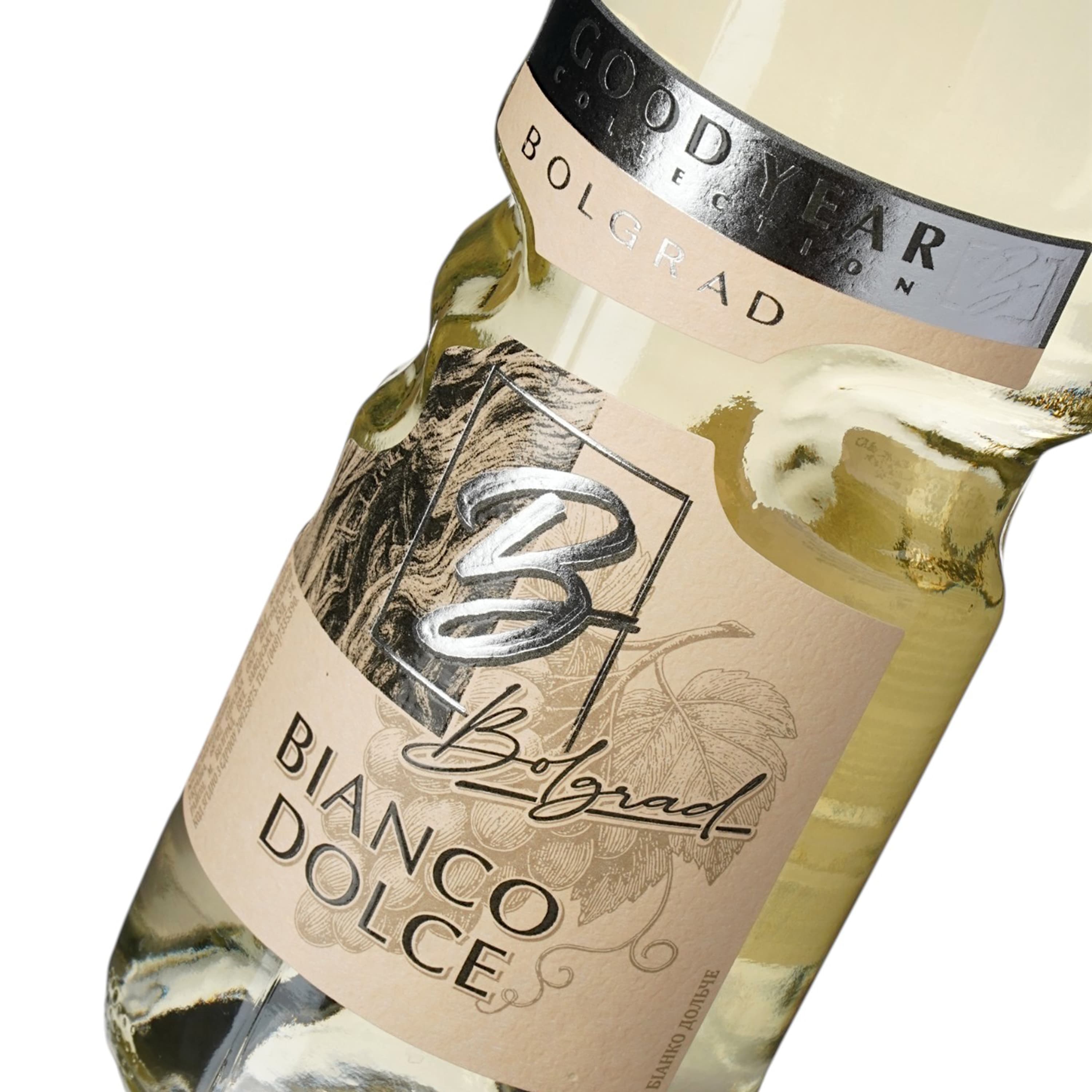 Винний напій Bolgrad Good Year напівсолодкий білий Bianco Dolce 10% 0.75 л