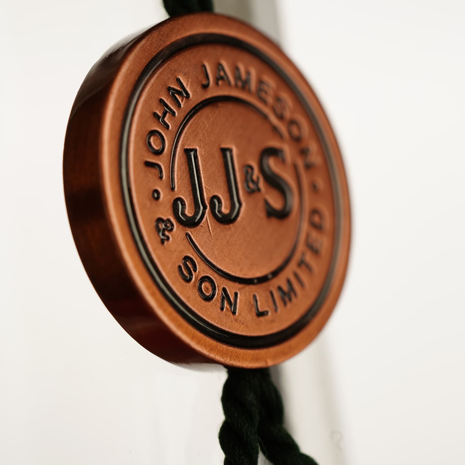 Віскі Jameson Limited Reserve 18 років 46% 0.7 л у подарунковому пакуванні