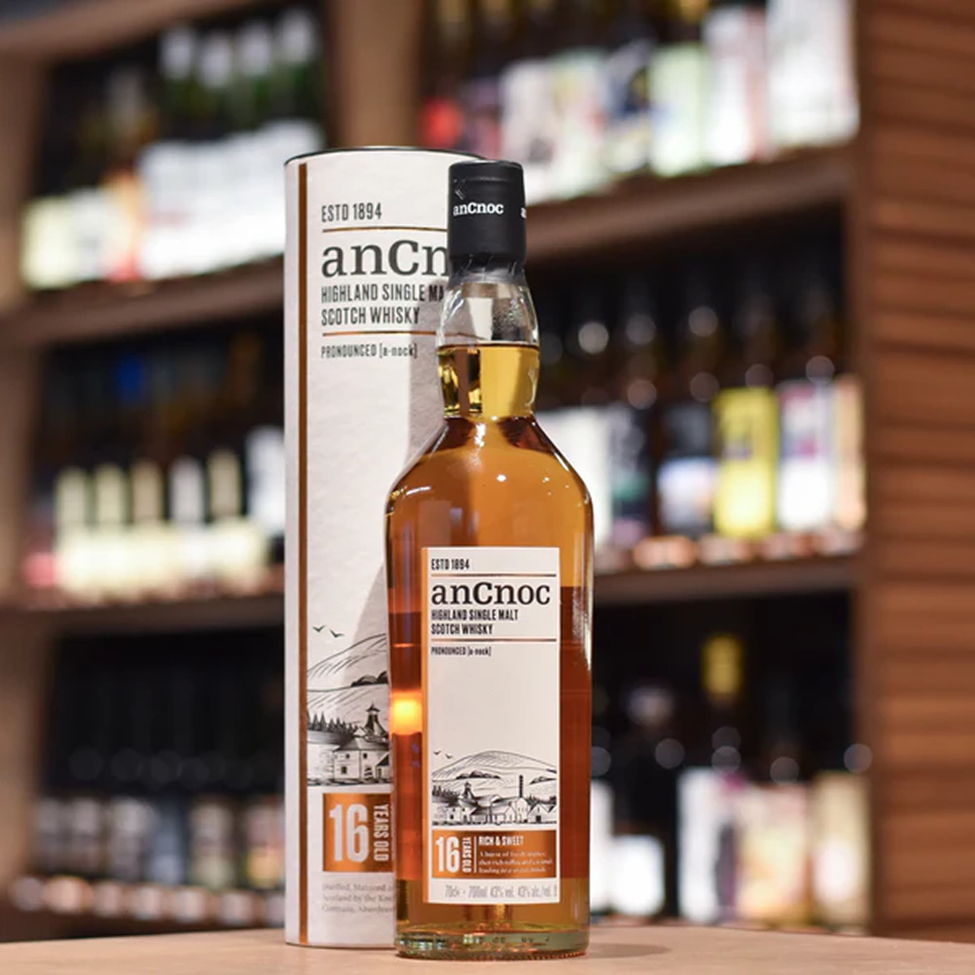 Віскі anCnoc Highland Single Malt 16 y.o. в подарунковій упаковці 43% 0.7 л